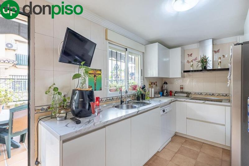 Foto 08dd9725-c61f-4be6-ae09-223ecb6a7681. Casa adosada bonita vivienda unifamiliar zona bellavista en Cájar