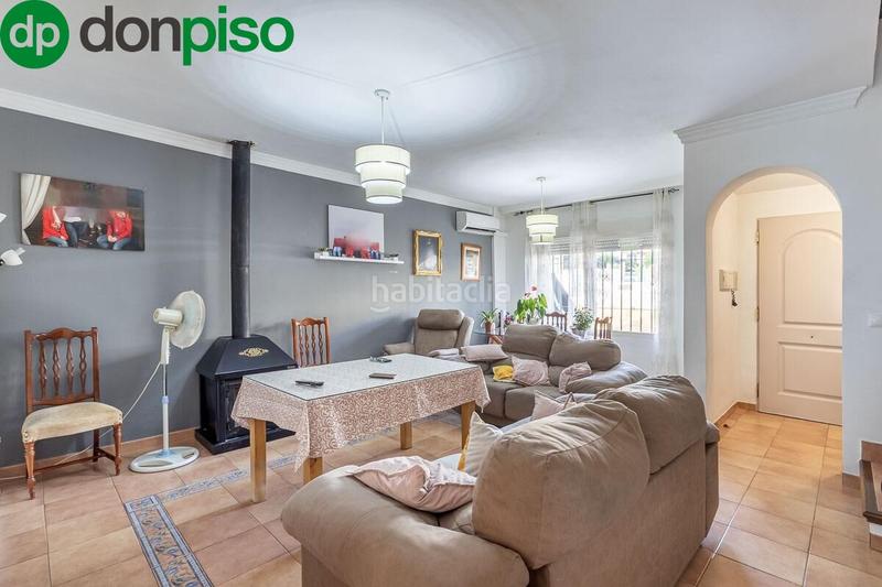 Foto 09b50e8c-c654-47bb-aa6e-bee0bfdc25ae. Casa adosada bonita vivienda unifamiliar zona bellavista en Cájar