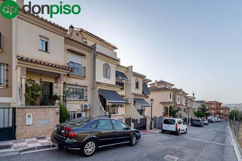 Foto 718a57b2-c509-4f6c-af28-4afb2bddac2a. Casa adosada bonita vivienda unifamiliar zona bellavista en Cájar