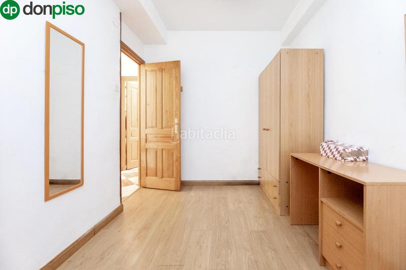 Foto 0737dc0f-69db-4b1f-a947-2e40f8ca49fa. Piso oportunidad única en el centro ! piso en venta en pedro antonio de alarcón en Granada