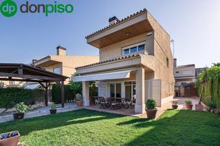 Location Chalet  Calle villa de otura. Espectacular chalet independiente en otura