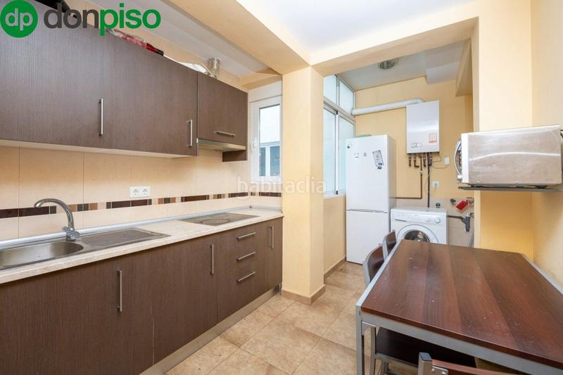 Foto 838988eb-5ce3-43b6-8d43-530b46c3dd78. Piso fantástico piso en pleno centro , ideal para vivir o invertir. en Granada
