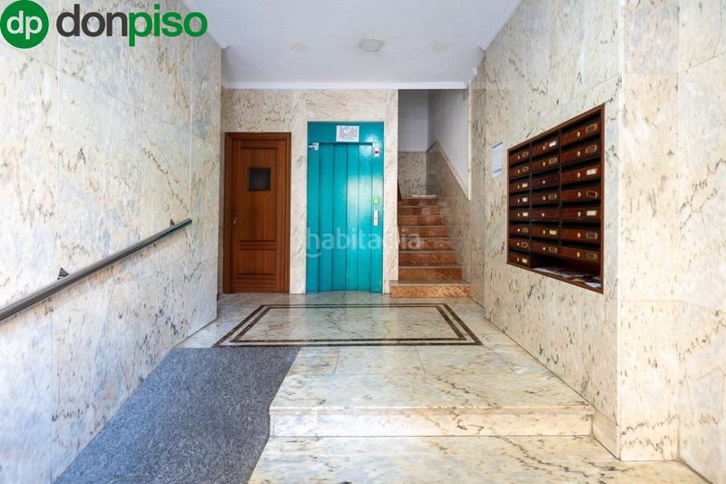 Foto 9c3ea142-9d3f-40dc-ab45-5c9fa6917d43. Piso fantástico piso en pleno centro , ideal para vivir o invertir. en Granada