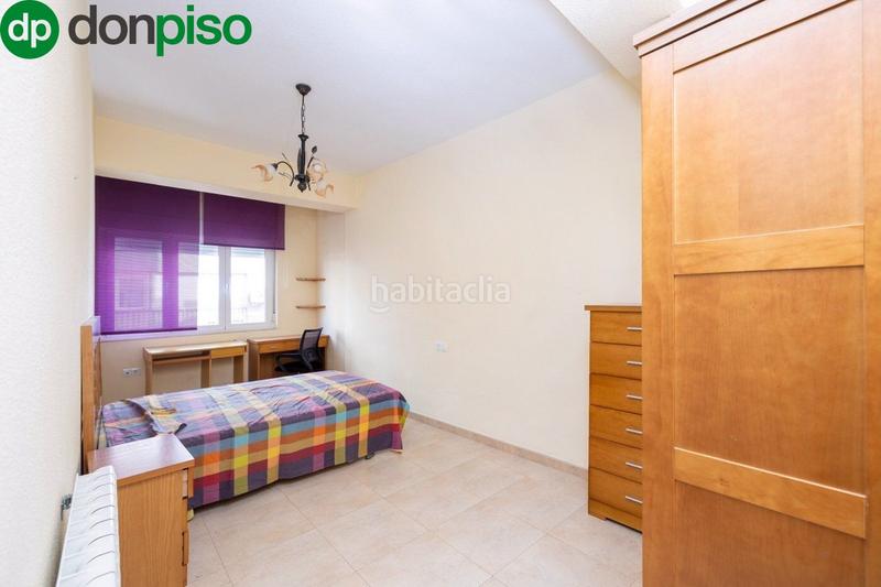 Foto b95f1e42-b20a-46d5-9b60-984d60886b5d. Piso fantástico piso en pleno centro , ideal para vivir o invertir. en Granada