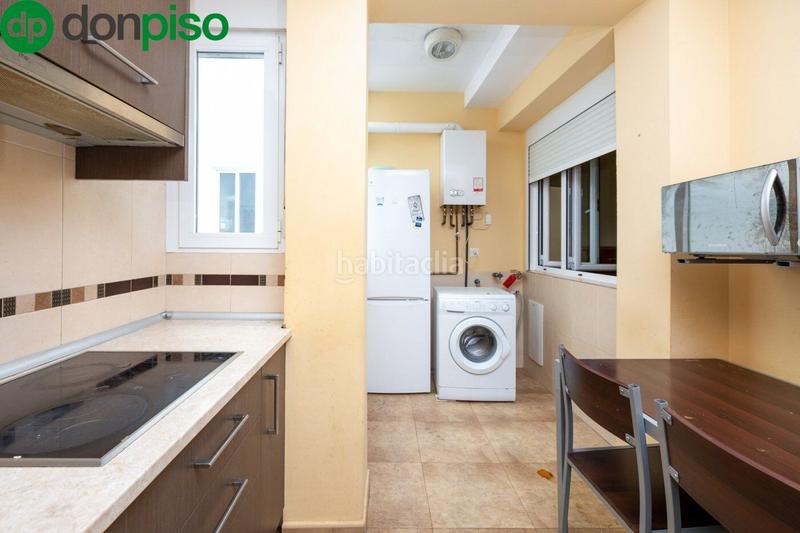 Foto d74e34b0-7c5d-4b8e-b455-920ea000ca3a. Piso fantástico piso en pleno centro , ideal para vivir o invertir. en Granada