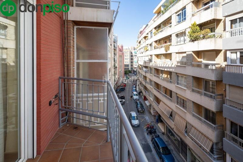 Foto e0980386-fd91-4ce3-9503-e2a980694c67. Piso fantástico piso en pleno centro , ideal para vivir o invertir. en Granada