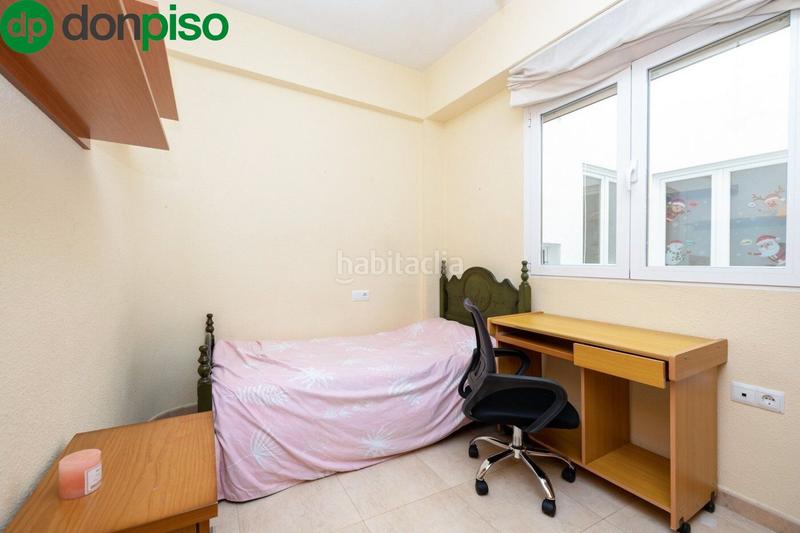 Foto ee1beae3-66e1-45e4-b9f3-3011ba924f63. Piso fantástico piso en pleno centro , ideal para vivir o invertir. en Granada