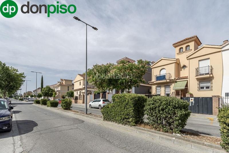 Foto 5862b128-c7ee-4859-8658-fa2e9b7b5a67. Casa  adosada con piscina en Santa Fe