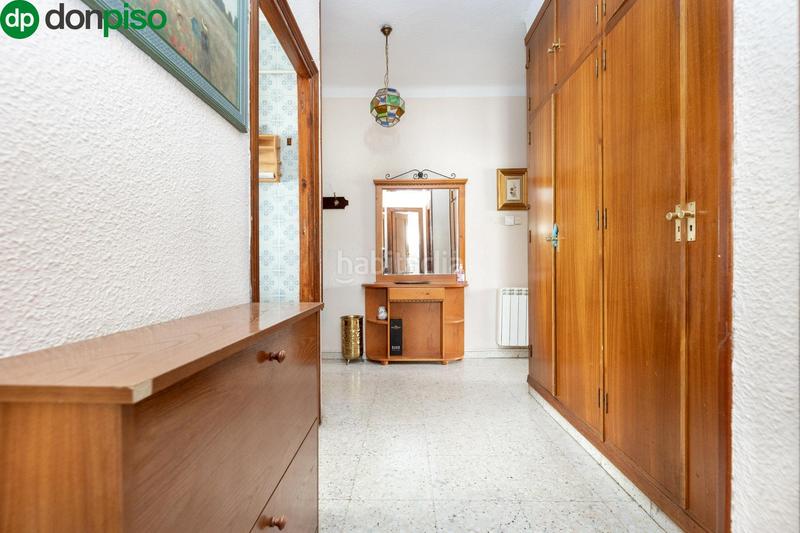 Foto 262f9cd4-cb85-4cca-a4b1-860aef50a3a0. Piso en calle santa margarita 8 fantástico piso junto instituto astrofísica en Granada