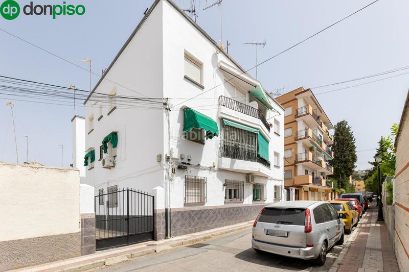 Foto 3ea10f96-aee8-4cb4-953d-100861f4dbdd. Piso en calle santa margarita 8 fantástico piso junto instituto astrofísica en Granada