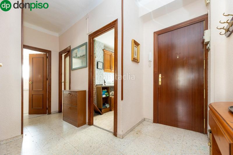 Foto 910855f2-f2ce-4254-ac24-000e2ee6e7a7. Piso en calle santa margarita 8 fantástico piso junto instituto astrofísica en Granada