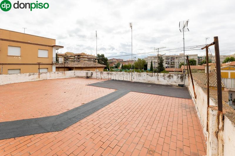 Foto cb83d791-8296-4eea-8512-8b556ad74918. Piso en calle santa margarita 8 fantástico piso junto instituto astrofísica en Granada