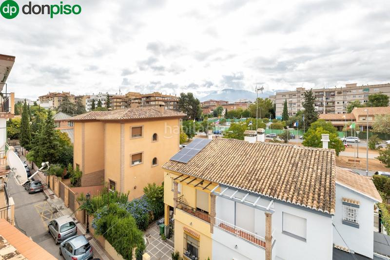 Foto e37eaa3d-8930-4fcf-a83b-48a6d9070094. Piso en calle santa margarita 8 fantástico piso junto instituto astrofísica en Granada