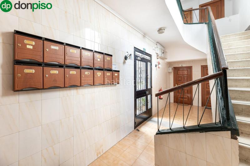 Foto e9073f9e-148f-43f1-83ce-2fdcf7e0568e. Piso en calle santa margarita 8 fantástico piso junto instituto astrofísica en Granada