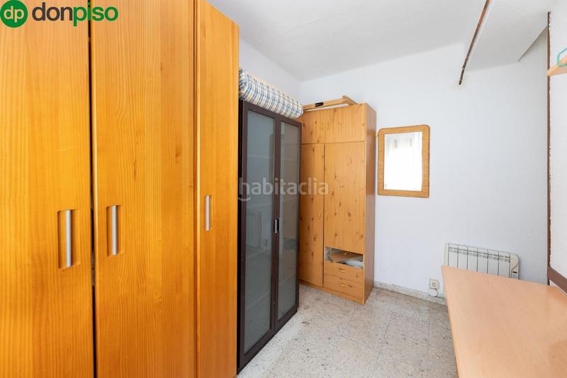Foto fea2c3b4-ba05-444d-8f5b-00f927267f99. Piso en calle santa margarita 8 fantástico piso junto instituto astrofísica en Granada