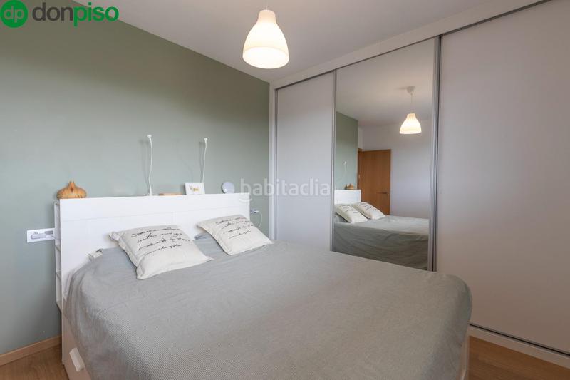 Foto 1437f050-d2d1-4a79-8ed9-82b4e80c008a. Piso fantástica vivienda vpo con terraza junto al gimnasio we! en Granada