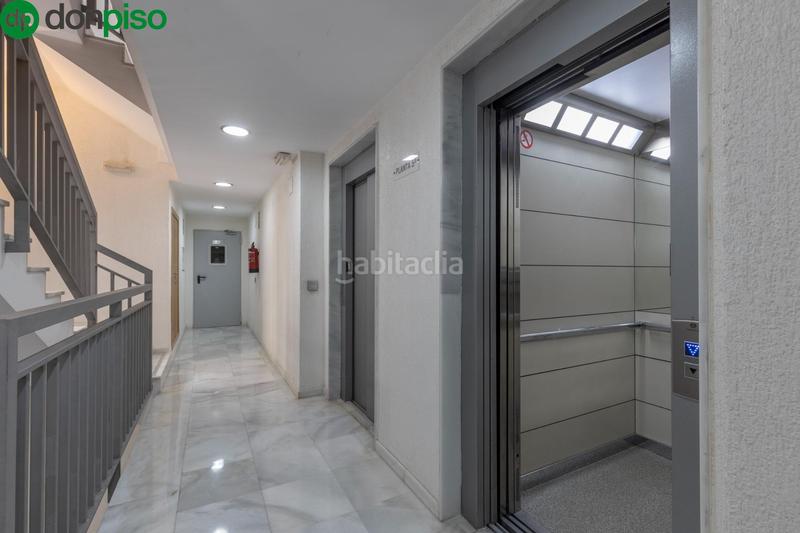 Foto 3f3339f6-a8f6-4ed1-bed3-0cfd40a419b7. Piso fantástica vivienda vpo con terraza junto al gimnasio we! en Granada