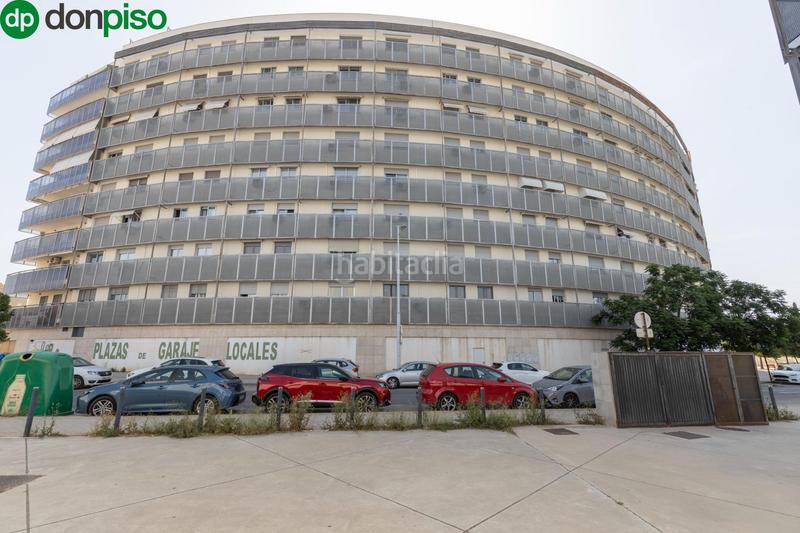 Foto b8907b07-3ab6-43f6-bf14-dc2db88d3e98. Piso fantástica vivienda vpo con terraza junto al gimnasio we! en Granada