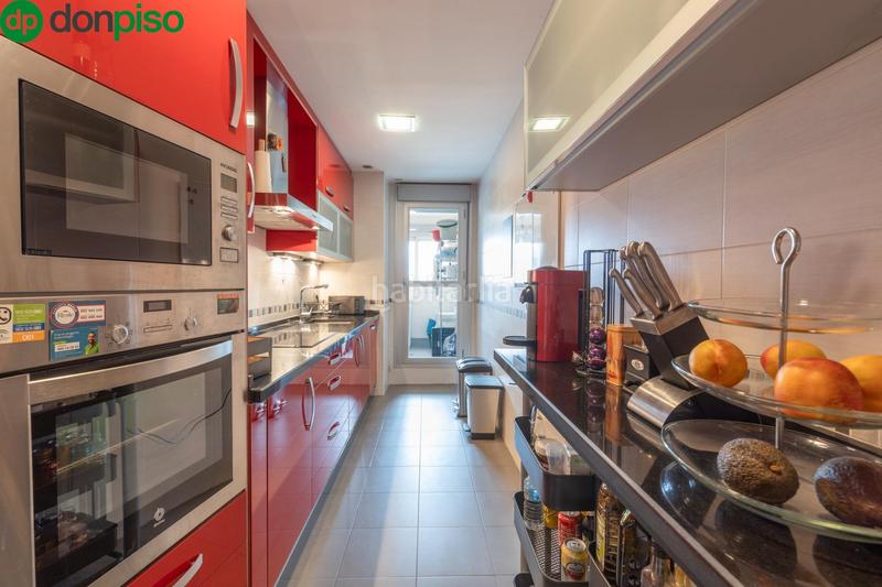 Foto e955f2b8-6a50-43bc-92ef-dd4a8ed3239d. Piso fantástica vivienda vpo con terraza junto al gimnasio we! en Granada