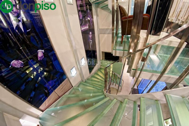 Foto 1db59071-e099-4037-a8d9-bbda4933cb15. Local commercial dans calle alhondiga 10 dans Centro - Sagrario Granada