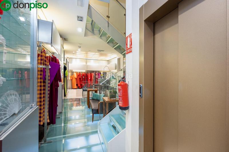 Foto 446fbbe8-aade-4a70-827f-eb96b2e2eb2d. Local commercial dans calle alhondiga 10 dans Centro - Sagrario Granada