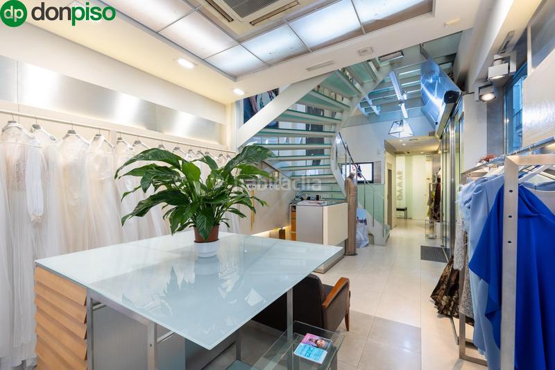 Foto 4f385642-9fcf-4577-9a0c-22ea2e1ed675. Local commercial dans calle alhondiga 10 dans Centro - Sagrario Granada