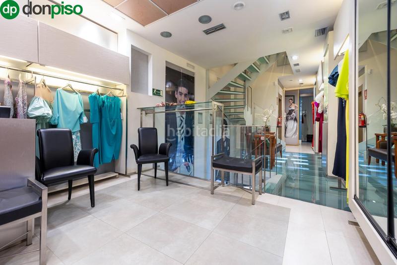 Foto 6ce27087-fac6-417b-a437-02937cbf8899. Local commercial dans calle alhondiga 10 dans Centro - Sagrario Granada