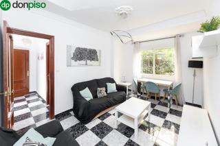 Appartement  Calle pedro antonio de alarcon. Oportunidad de inversión en granada piso semireformado en zona g
