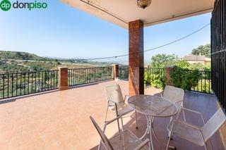 Chalet  Calle olivos 6. Estupenda casachalet de una sola planta en alfacar con vistas de