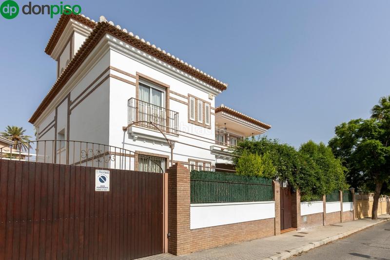 Foto 3dd3c3a8-3ff9-4336-8249-e75ca7bab39e. Chalet gran casa en Motril ciudad Motril
