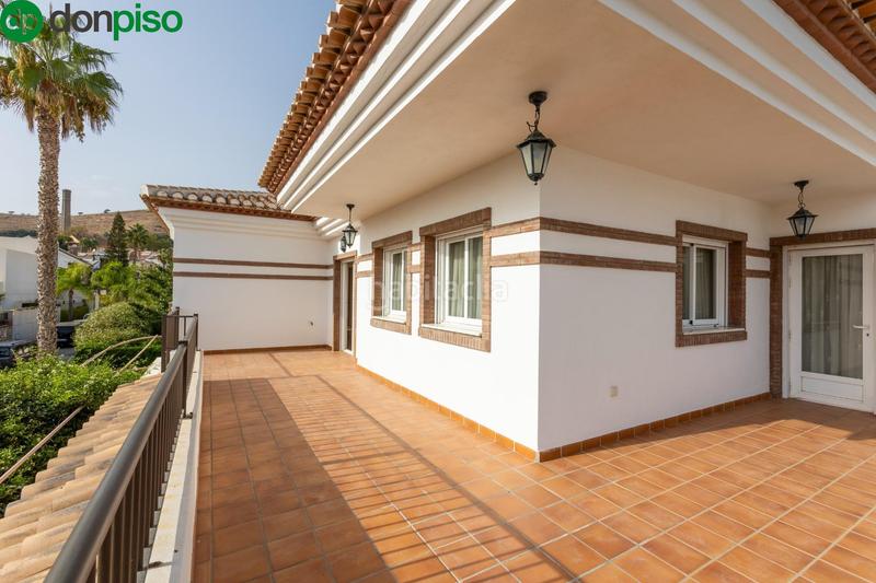Foto d272b152-896c-4f99-a5a1-683fd68a6f0a. Chalet gran casa en Motril ciudad Motril