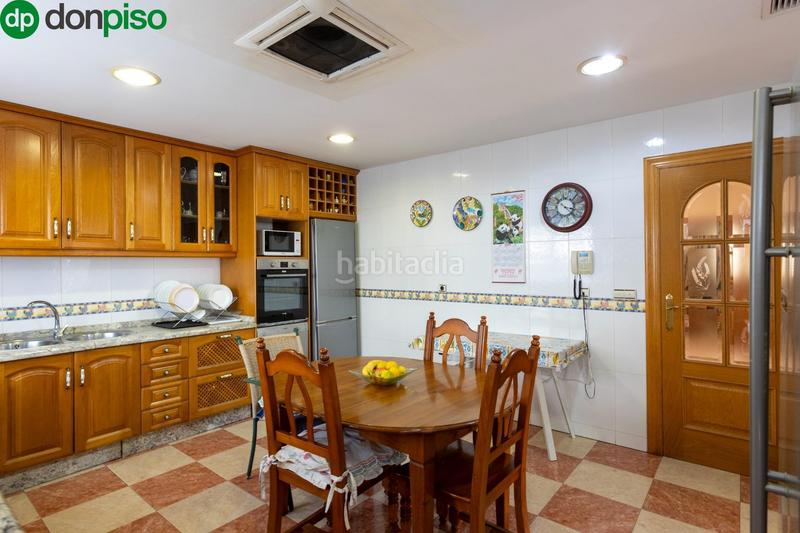 Foto eaf0d8e8-9e58-4425-877d-0daa8180de2c. Chalet gran casa en Motril ciudad Motril