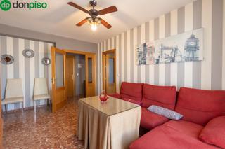 Appartement  Calle madrid. Piso luminoso en el corazón de maracena