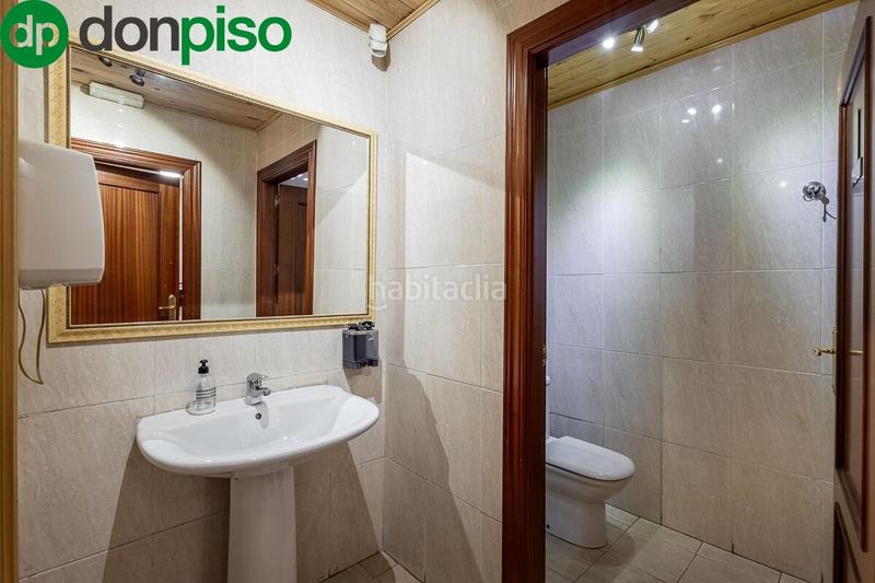 Foto e95ed63a-f343-4893-8f9e-b32a5e6e571a. Office space in San Matías - Realejo Granada