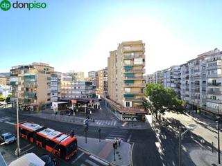 Location Appartement  Avenida de cádiz. Pisazo en alquiler semiamueblado en avda cádiz con terraza y vis