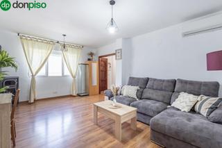 Maison jumelée  Calle jorge guillen. Oportunidad en armilla  casa reformada con patio y opción de ene