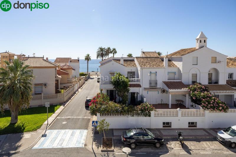 Foto 81ddd5e6-c5c6-4b8f-8956-d0d08fe3df8a. Casa pareada magnifica casa pareada en calahonda en Motril