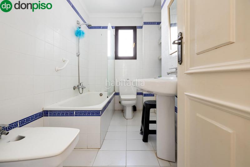 Foto cced5b36-3cb1-44da-b7e7-a30f0efda722. Casa pareada magnifica casa pareada en calahonda en Motril