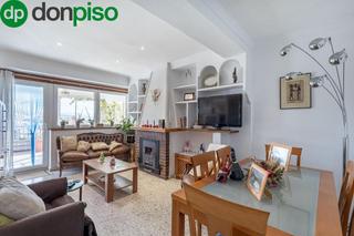 Casa  Granada. Vivienda junto al centro del barrio de monachil