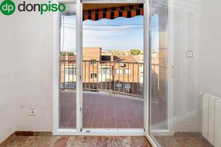 Pis  Calle arzobispo pedro de castro 19. Hogar ideal. 4 dormitorios. garaje. calefacción. vistas despejad