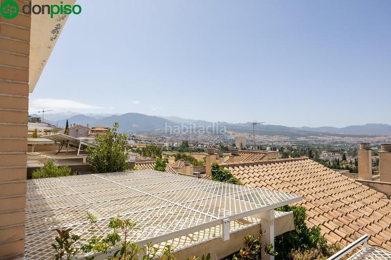 Foto 8759a2df-7bbc-45a1-8b8f-86b307ef3e2a. Casa pareada espectacular unifamiliar en el serrallo en Granada