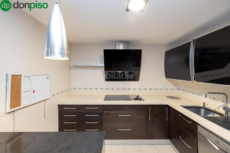 Foto e847514f-c743-44e1-9f6e-7878b5226f8d. Casa pareada espectacular unifamiliar en el serrallo en Granada