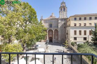 Maison  Plaza santo domingo. Casa con encanto y vistas en plena plaza de santo domingo... en