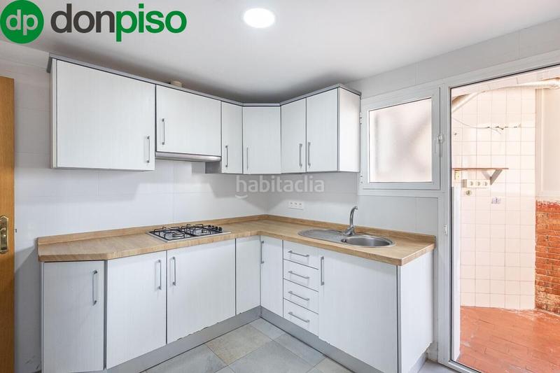 Foto a00b4357-e9f9-490c-b7b5-733bfe2bb0fd. Appartement dans calle fray juan sanchez cotan 8 dans Granada