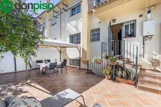 Haus  Calle arzobispo óscar romero 60. Casa adosada en peligros