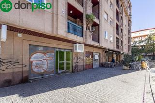 Locale commerciale in Calle Doctor Azpitarte 2