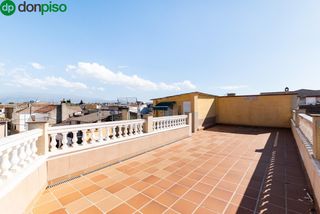 Casa adossada en Calle rosa 1. Espectacular casa en el jau santa fe