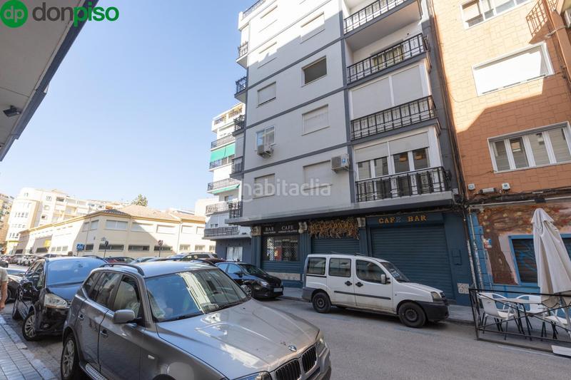 Foto 47422d39-2d87-4818-b3c3-2834f88a061c. Appartamento in calle pintor lopez mezquita 9 in Camino de Ronda Granada