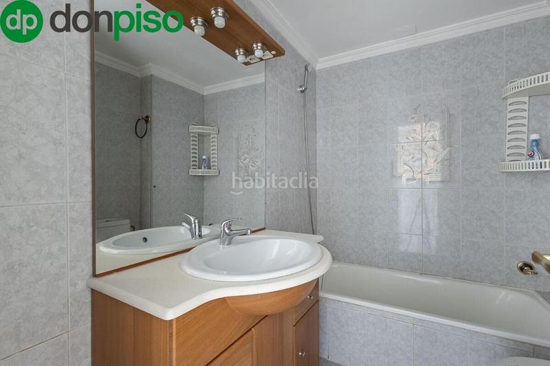 Foto 88cbf9e5-2b03-44c6-87f6-6ce65ca9f950. Flat with heating parking in parque nueva Granada Granada