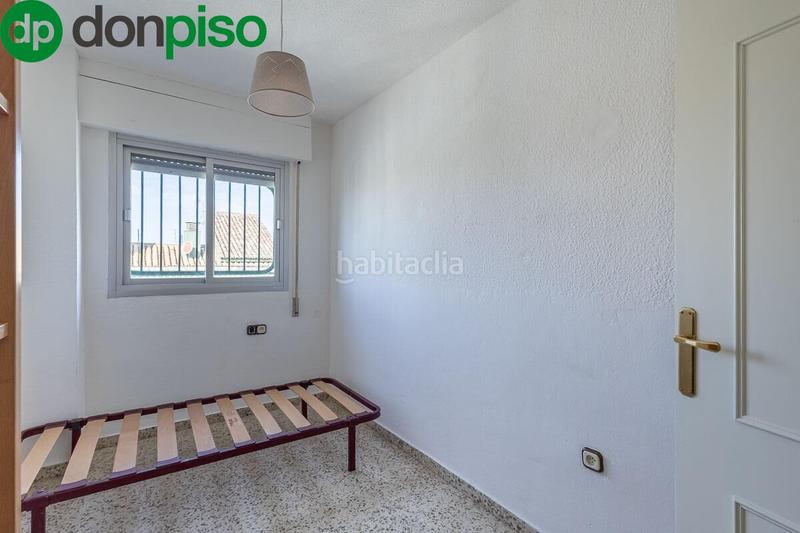 Foto b5350a08-e03d-4481-9c74-51c4388ea68c. Flat with heating parking in parque nueva Granada Granada